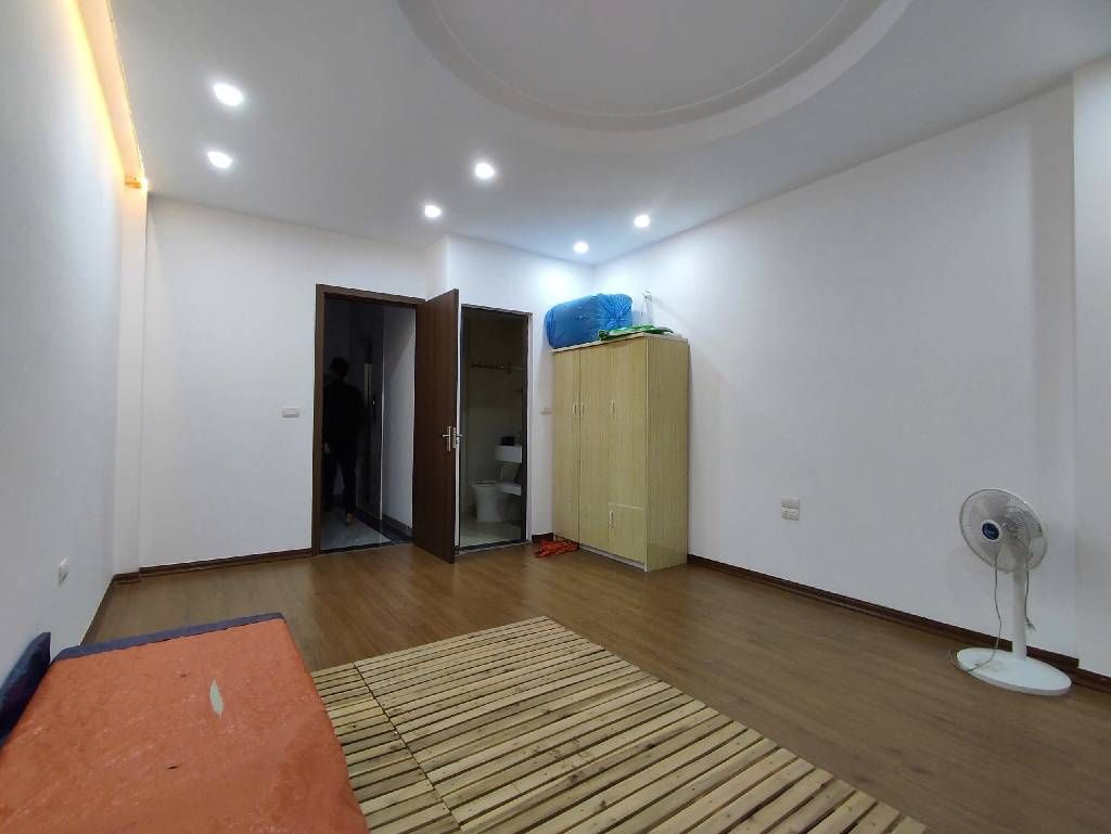 Bán nhà Quan Nhân - diện tích 36m2 7 tầng - Nhà đẹp như mới - giá 12,6 tỷ