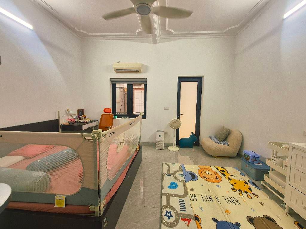 Bán nhà Đặng Tiến Đông - diện tích 60m2 4 tầng - Mặt tiền rộng, giá rẻ - giá 13,5 tỷ