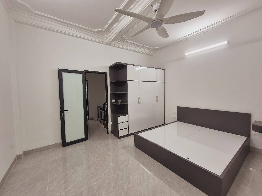 Bán nhà Đặng Tiến Đông - diện tích 60m2 4 tầng - Mặt tiền rộng, giá rẻ - giá 13,5 tỷ