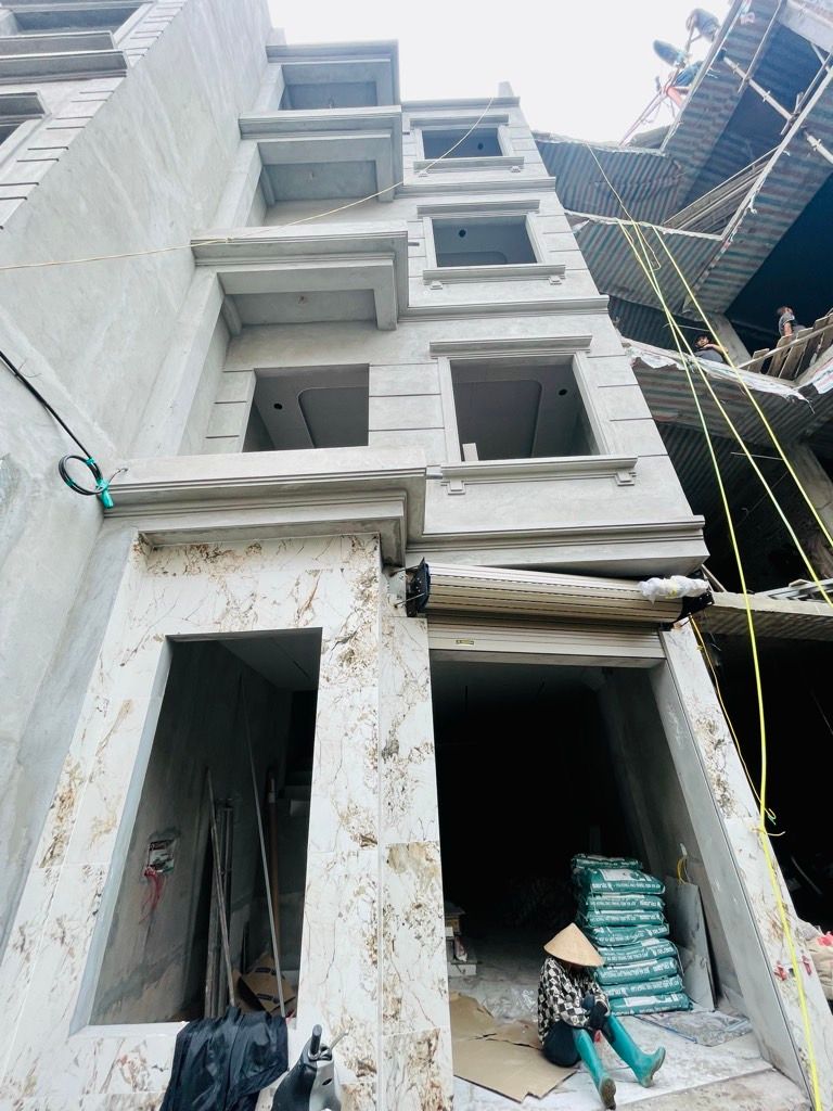 Bán nhà Ngọc Hồi - diện tích 50m2 5 tầng - Nhà mới thang máy - giá 12,8 tỷ