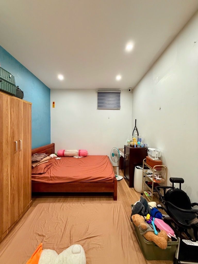 Bán nhà Lê Trọng Tấn - diện tích 49m2 3 tầng - Ngõ đẹp mặt tiền rộng - giá 5,5 tỷ