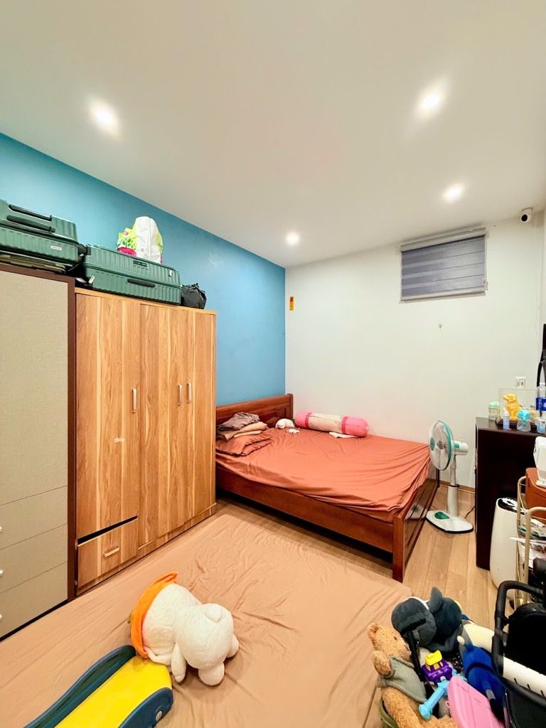 Bán nhà Lê Trọng Tấn - diện tích 49m2 3 tầng - Ngõ đẹp mặt tiền rộng - giá 5,5 tỷ