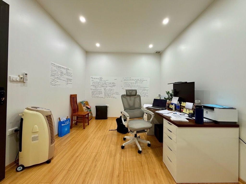 Bán nhà Lê Trọng Tấn - diện tích 49m2 3 tầng - Ngõ đẹp mặt tiền rộng - giá 5,5 tỷ