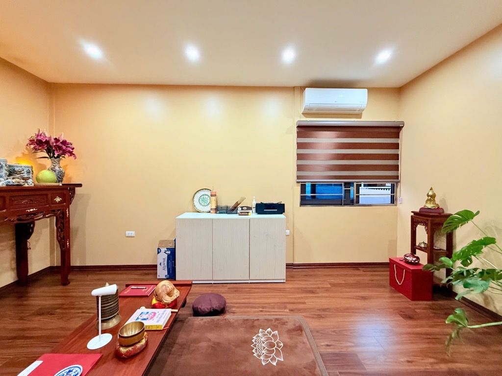 Bán nhà Lê Trọng Tấn - diện tích 49m2 3 tầng - Ngõ đẹp mặt tiền rộng - giá 5,5 tỷ