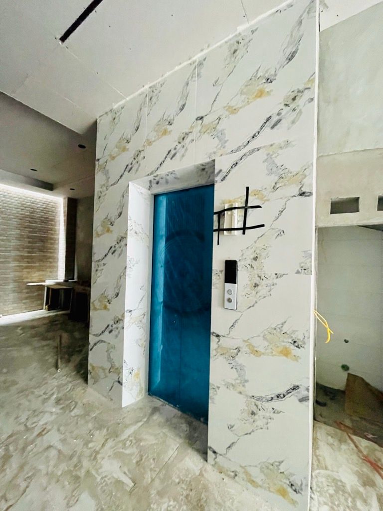 Bán nhà Ngọc Hồi - diện tích 51m2 5 tầng - NHÀ MỚI THANG MÁY - giá 12,8 tỷ