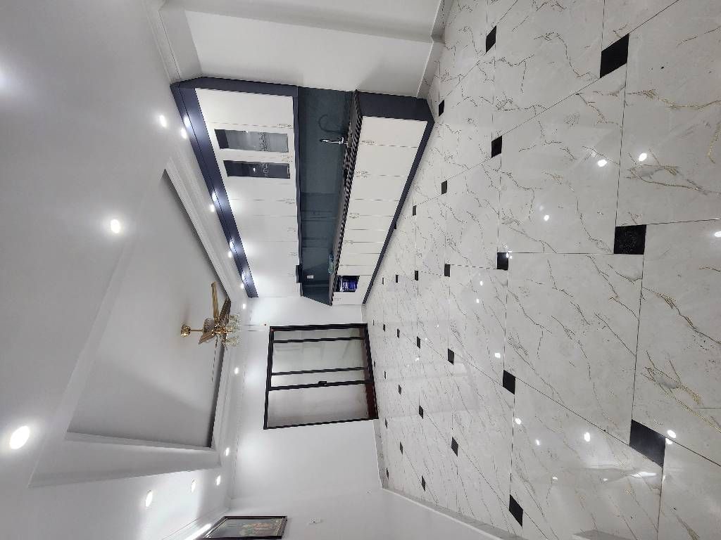 Bán nhà Giải Phóng - diện tích 76.6m2 5 tầng - ngõ ô tô - giá 24 tỷ