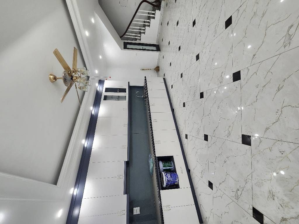 Bán nhà Giải Phóng - diện tích 76.6m2 5 tầng - ngõ ô tô - giá 24 tỷ