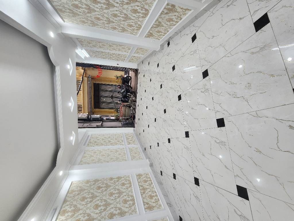 Bán nhà Giải Phóng - diện tích 76.6m2 5 tầng - ngõ ô tô - giá 24 tỷ