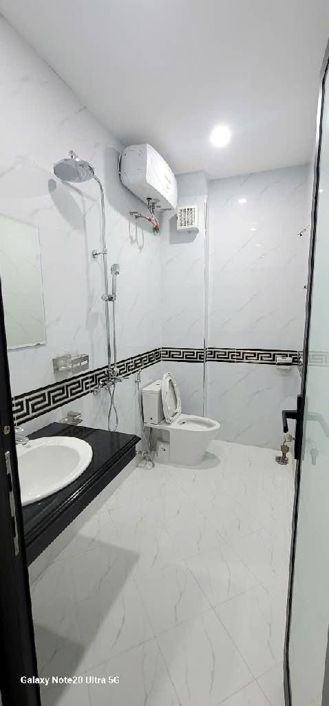 Bán nhà Giải Phóng - diện tích 76.6m2 5 tầng - ngõ ô tô - giá 24 tỷ