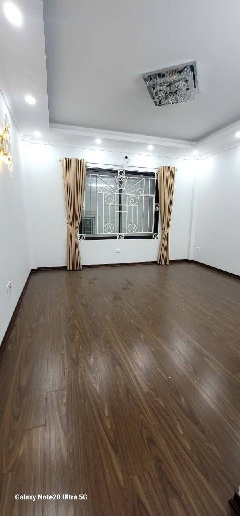 Bán nhà Giải Phóng - diện tích 76.6m2 5 tầng - ngõ ô tô - giá 24 tỷ