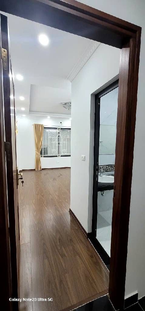 Bán nhà Giải Phóng - diện tích 76.6m2 5 tầng - ngõ ô tô - giá 24 tỷ