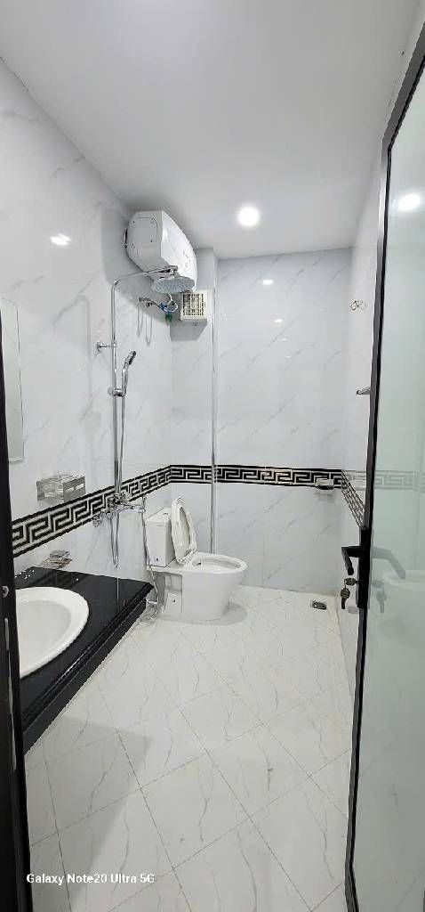 Bán nhà Giải Phóng - diện tích 76.6m2 5 tầng - ngõ ô tô - giá 24 tỷ