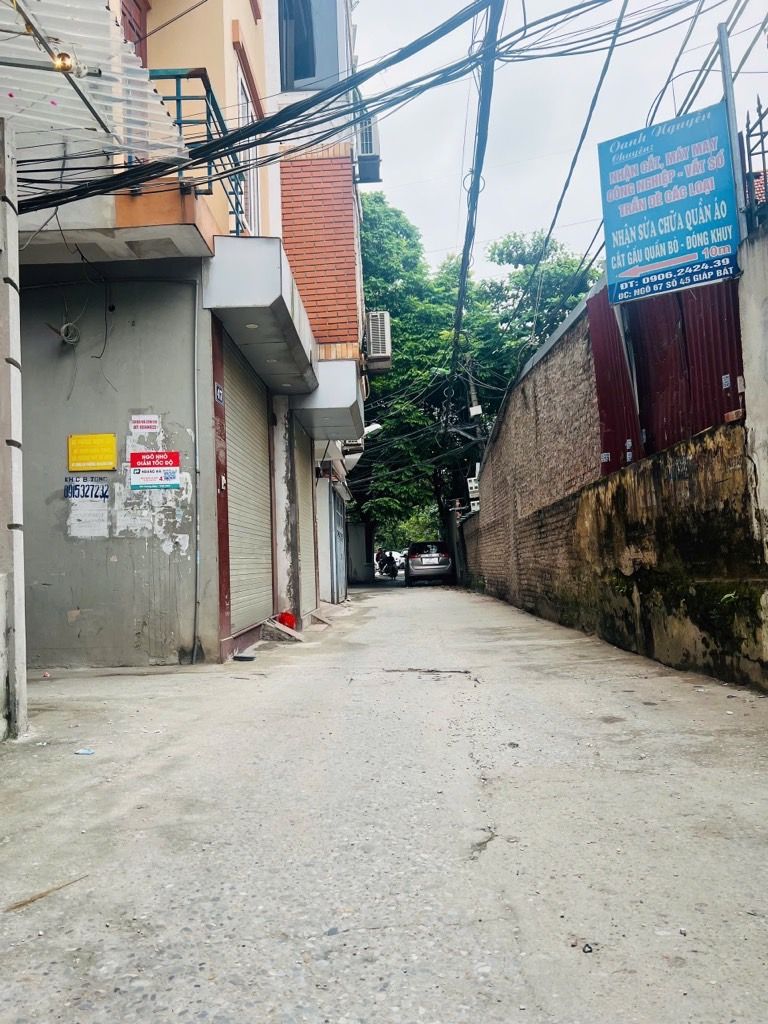 Bán nhà Giáp Bát - diện tích 53.2m2 7 tầng - Ô TÔ ĐỖ CỬA - giá 15,2 tỷ