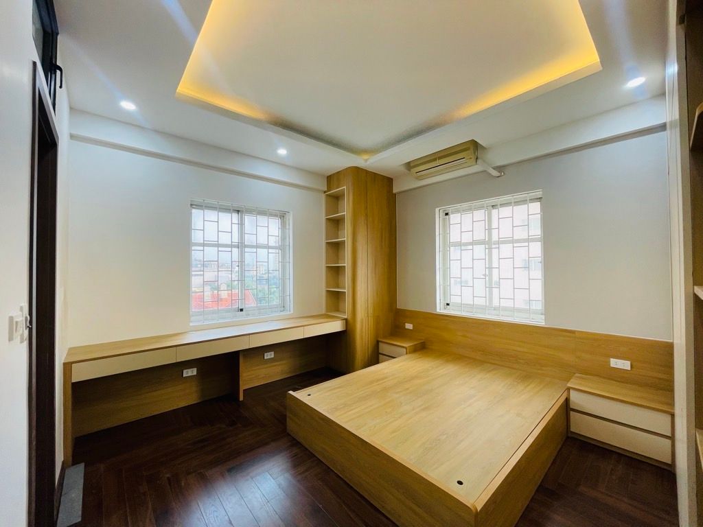 Bán nhà Khuất Duy Tiến - diện tích 85m2 1 tầng - Căn hộ góc 3 mặt thoáng - giá 9 tỷ