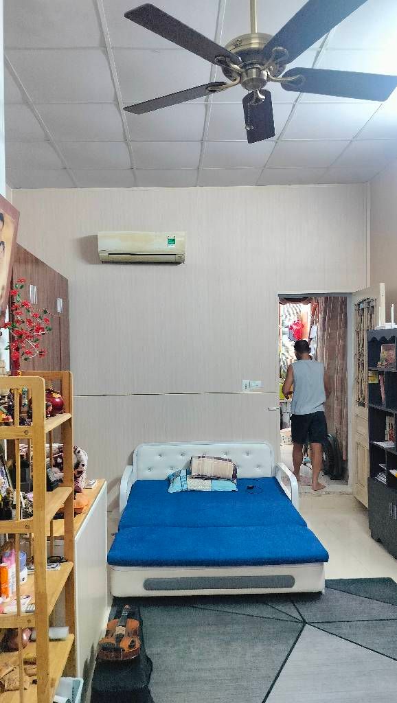 Bán nhà Đê La Thành - diện tích 46m2 2 tầng - Nhà đẹp hiếm có - giá 9,35 tỷ