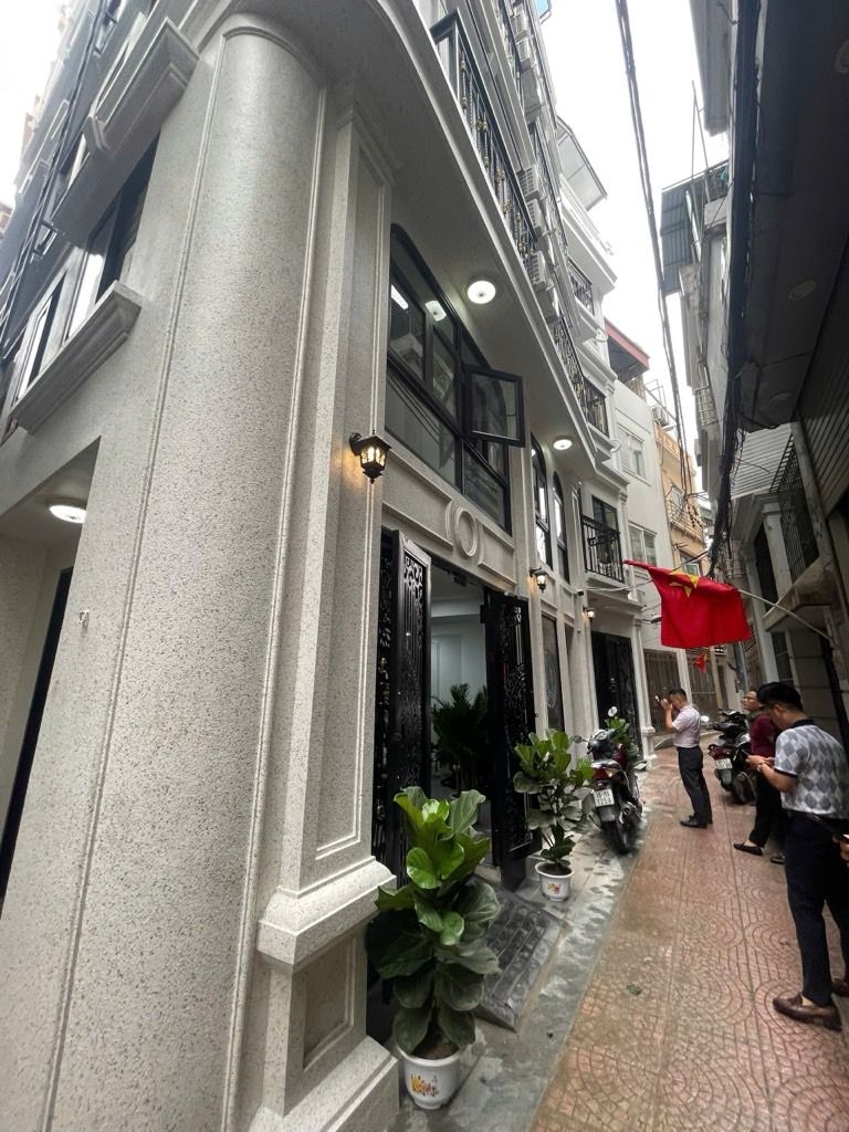 Bán nhà Định Công Thượng - diện tích 75m2 7 tầng - Lô góc cực thoáng - giá 23,3 tỷ