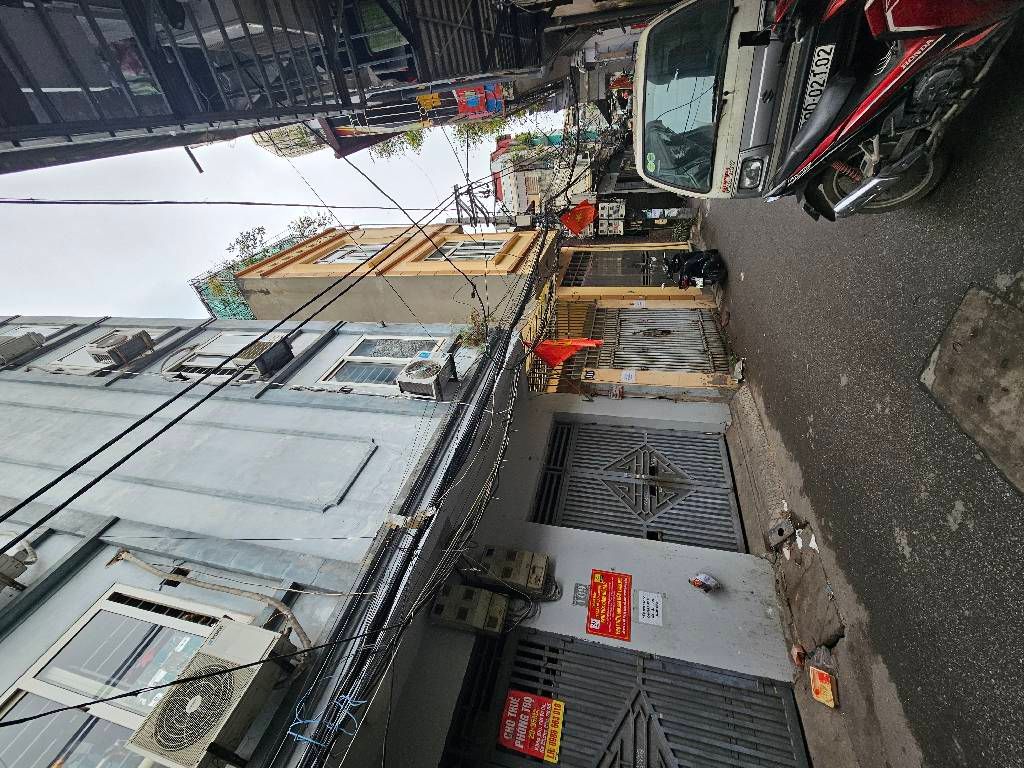 Bán nhà Vũ Tông Phan - diện tích 42m2 3 tầng - ô tô tránh - giá 6 tỷ