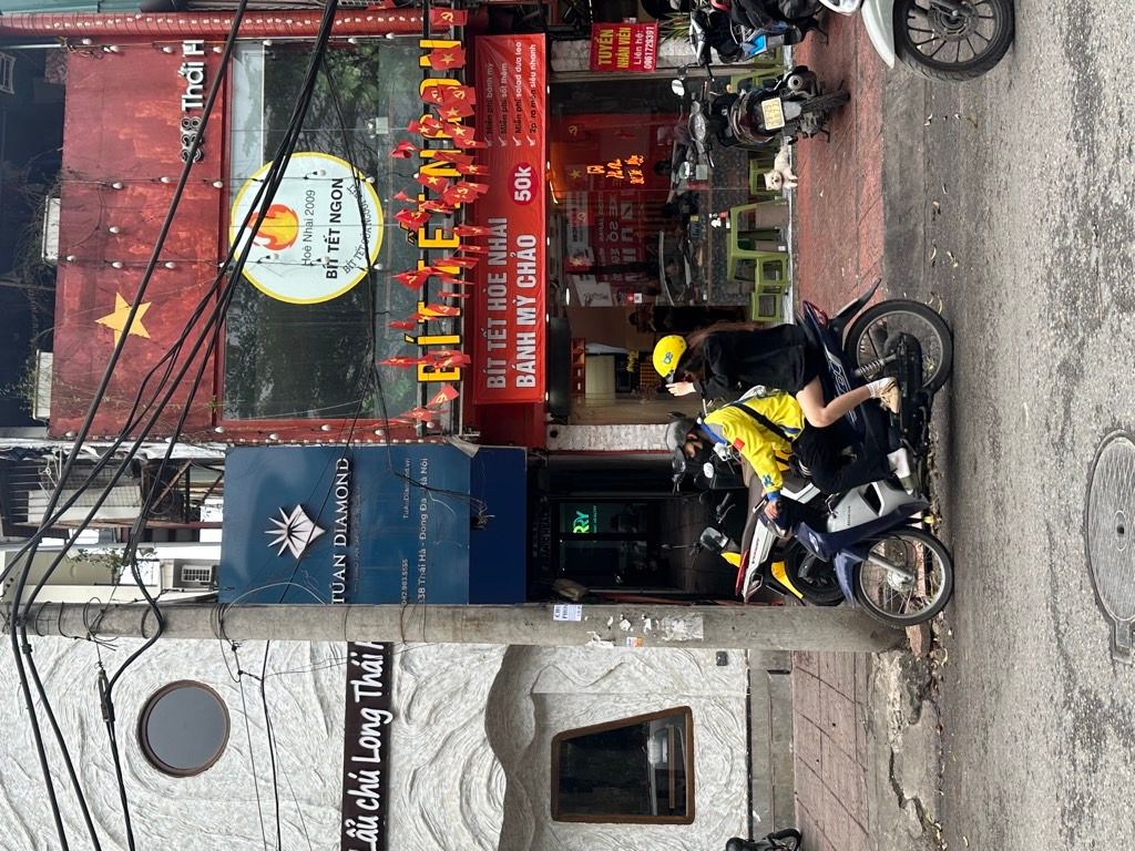 Bán nhà Thái Hà - diện tích 22,7m2 3 tầng - Nhà đẹp - giá 2,5 tỷ