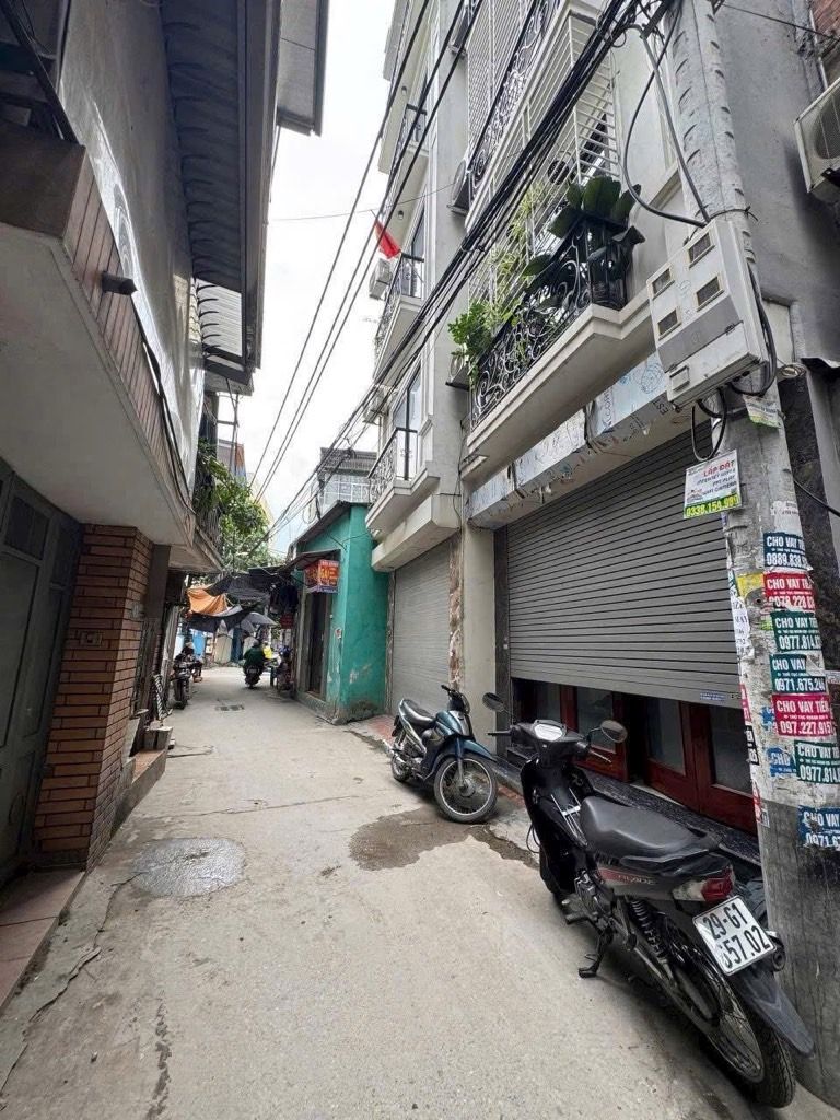 Bán nhà Định Công - diện tích 30,5m2 5 tầng - giá 11 tỷ