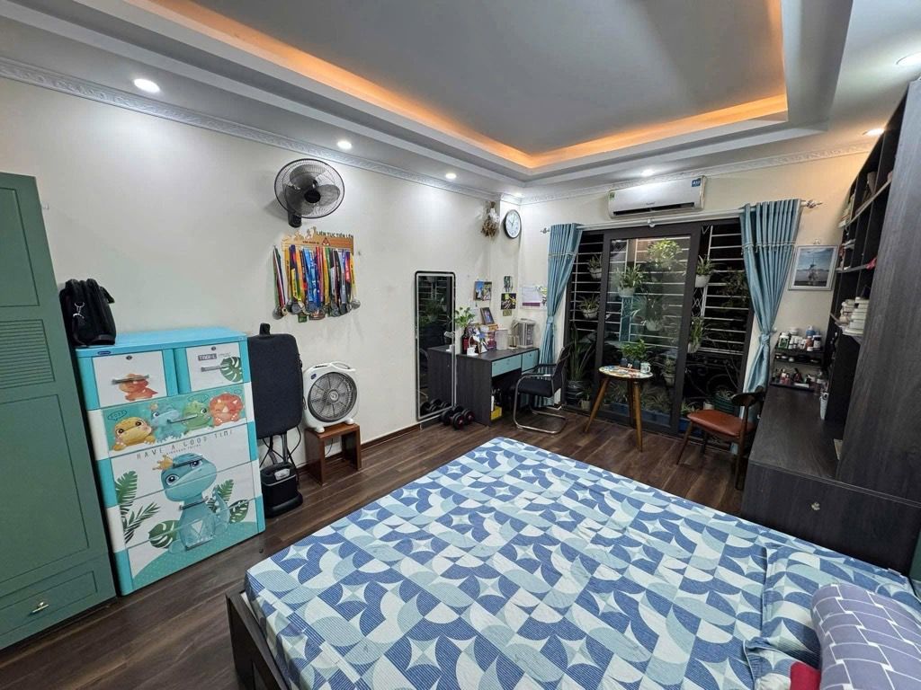 Bán nhà Định Công - diện tích 30,5m2 5 tầng - giá 11 tỷ