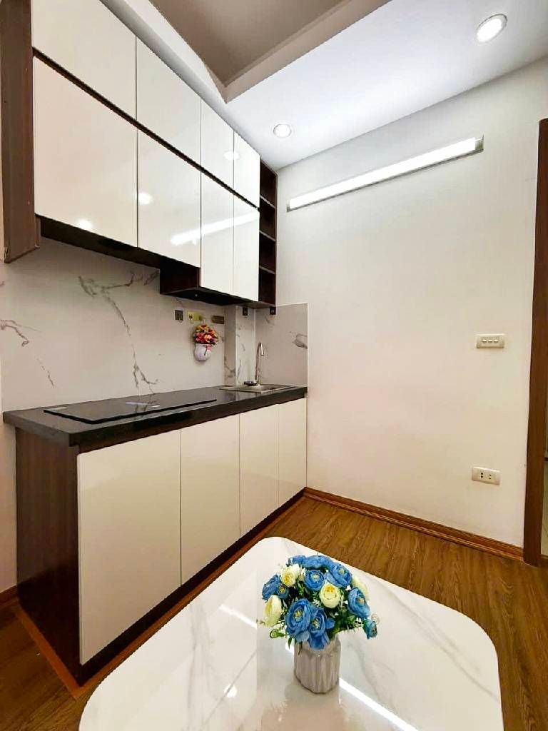 Bán nhà Vũ Tông Phan - diện tích 32m2 1 tầng - Thang máy - giá 1,6 tỷ