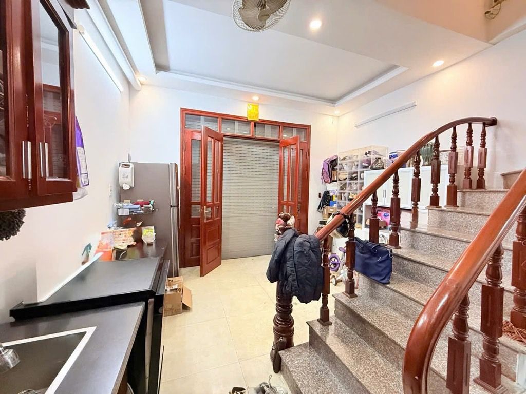 Bán nhà Hoàng Mai - diện tích 20,2m2 5 tầng - Ngõ rộng thoáng - giá 6,9 tỷ