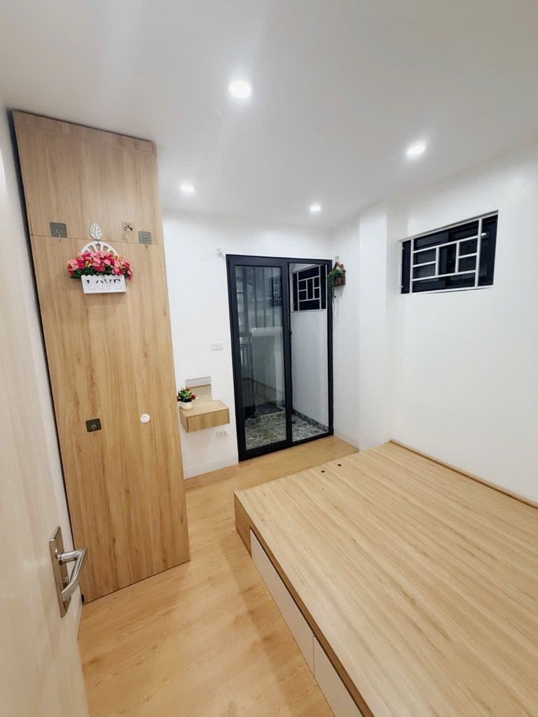 Bán nhà La Thành Nhỏ - diện tích 37m2 2 tầng - thang máy - giá 1,9 tỷ