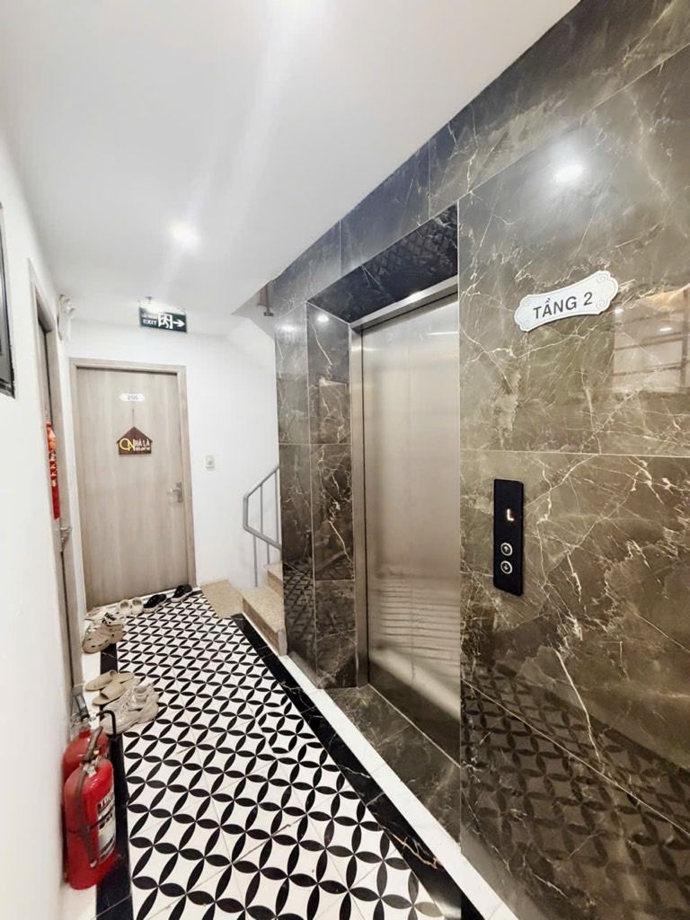 Bán nhà La Thành Nhỏ - diện tích 37m2 2 tầng - thang máy - giá 1,9 tỷ