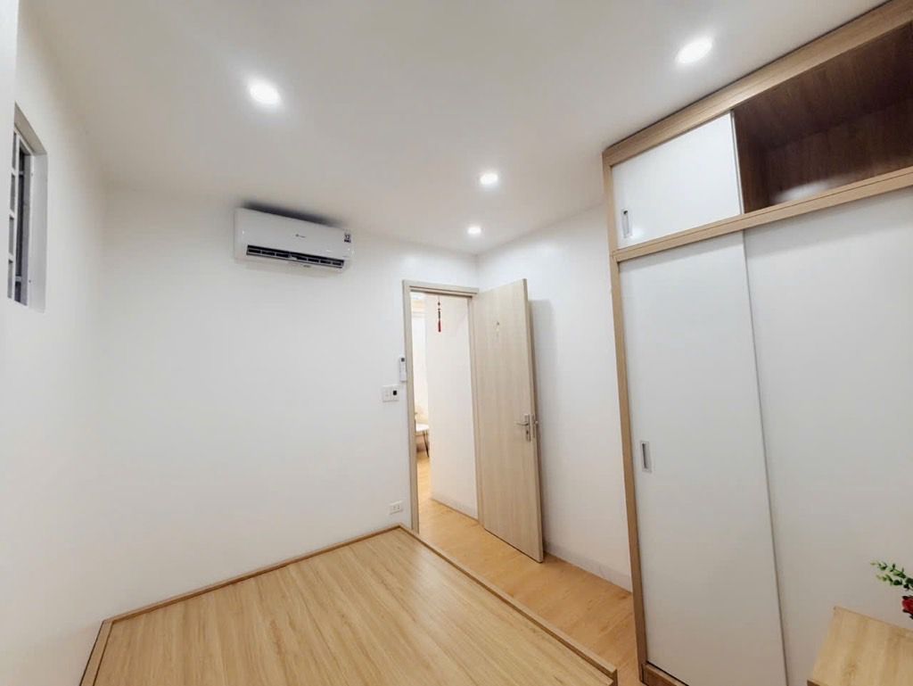 Bán nhà La Thành Nhỏ - diện tích 37m2 2 tầng - thang máy - giá 1,9 tỷ