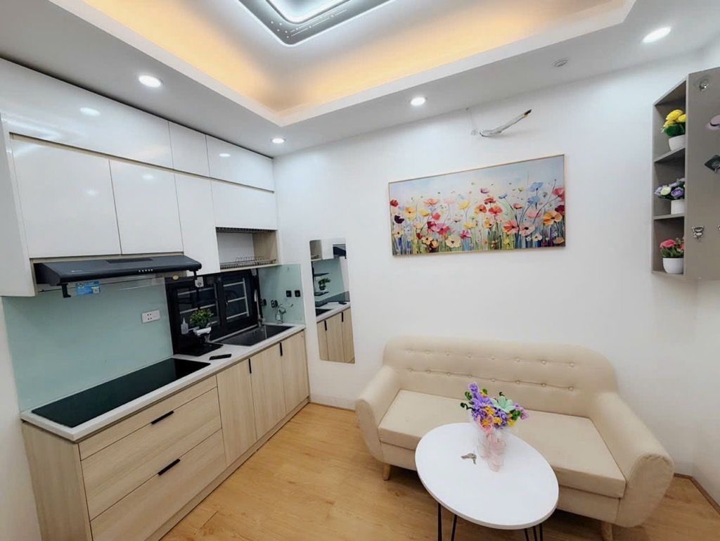 Bán nhà La Thành Nhỏ - diện tích 37m2 2 tầng - thang máy - giá 1,9 tỷ