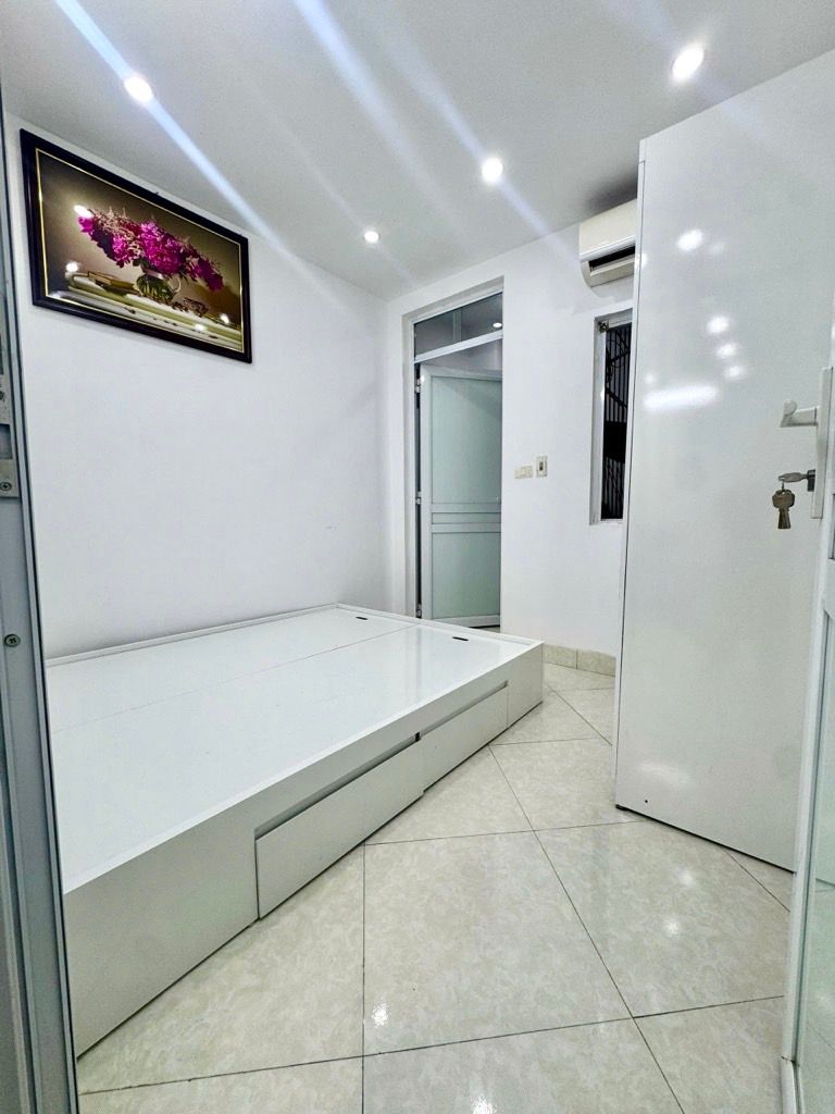 Bán nhà Giáp Nhất - diện tích 50m2 2 tầng - Căn hộ mini đẹp - giá 2,2 tỷ