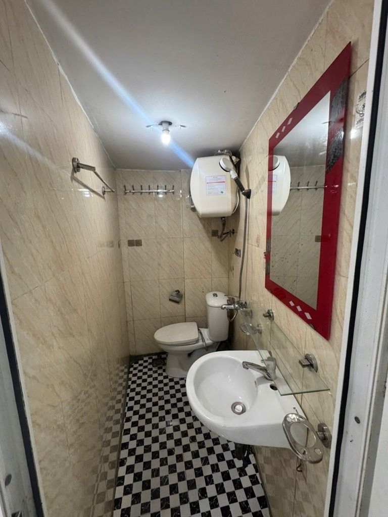 Bán nhà Giáp Nhất - diện tích 50m2 2 tầng - Căn hộ mini đẹp - giá 2,2 tỷ