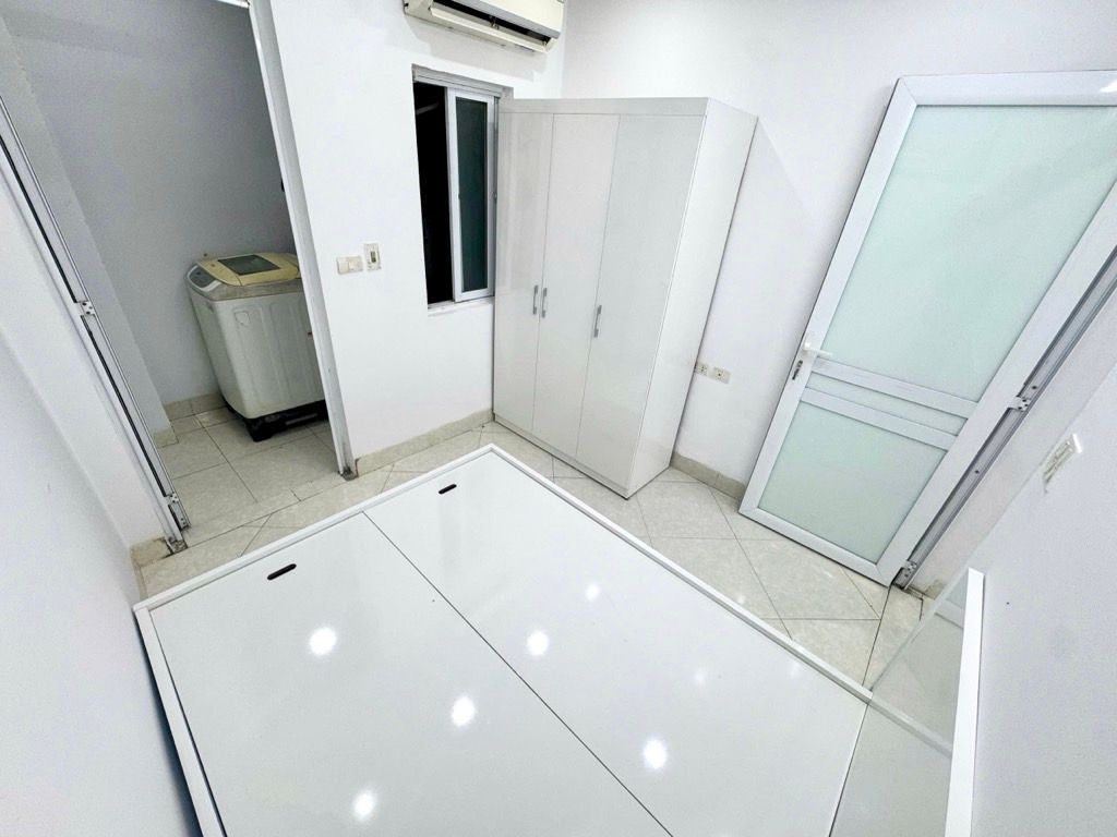 Bán nhà Giáp Nhất - diện tích 50m2 2 tầng - Căn hộ mini đẹp - giá 2,2 tỷ