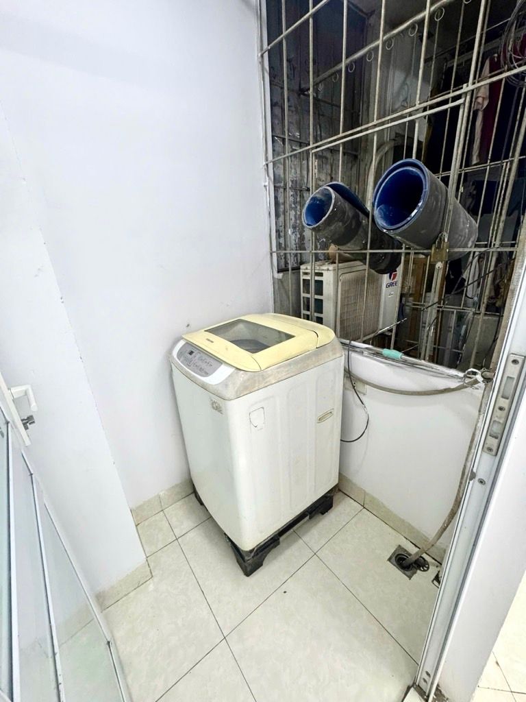 Bán nhà Giáp Nhất - diện tích 50m2 2 tầng - Căn hộ mini đẹp - giá 2,2 tỷ