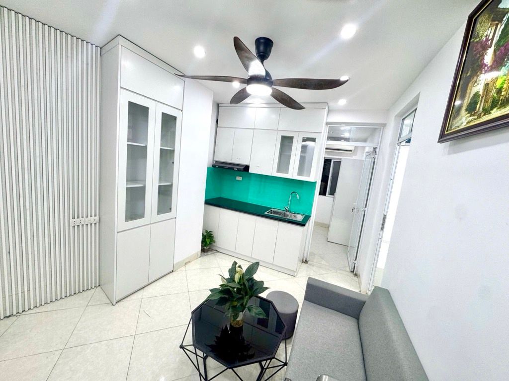 Bán nhà Giáp Nhất - diện tích 50m2 2 tầng - Căn hộ mini đẹp - giá 2,2 tỷ