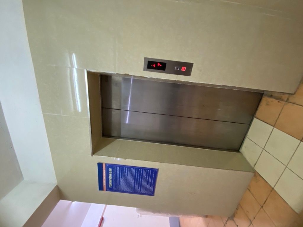 Bán nhà Phạm Ngọc Thạch - diện tích 74.6m2 1 tầng - Căn hộ B7 Kim Liên mặt đường - giá 8,9 tỷ