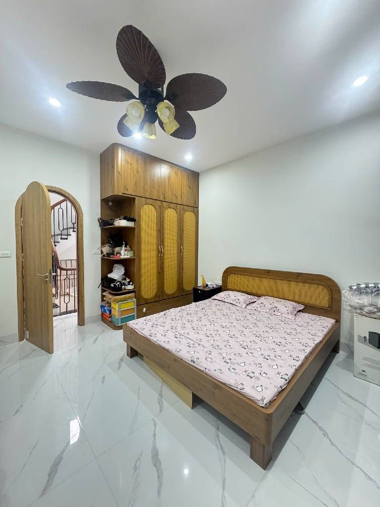 Bán nhà Ngõ Thổ Quan - diện tích 26m2 5 tầng - Nhà mới full nội thất - giá 8,7 tỷ