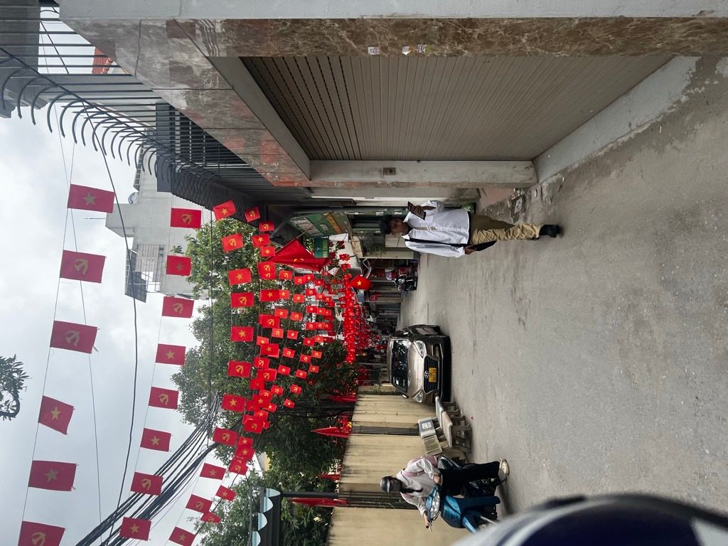 Bán nhà Định Công Hạ - diện tích 28m2 3 tầng - Nhà căn góc, full nội thất - giá 3,3 tỷ