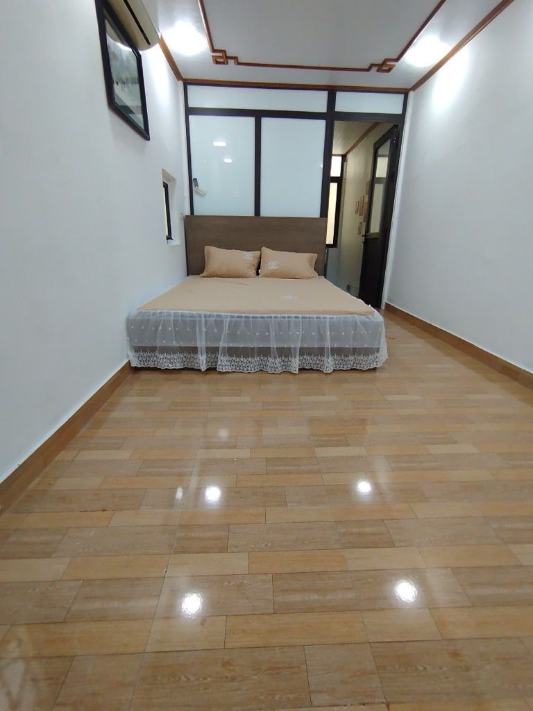 Bán nhà Định Công Hạ - diện tích 28m2 3 tầng - Nhà căn góc, full nội thất - giá 3,3 tỷ