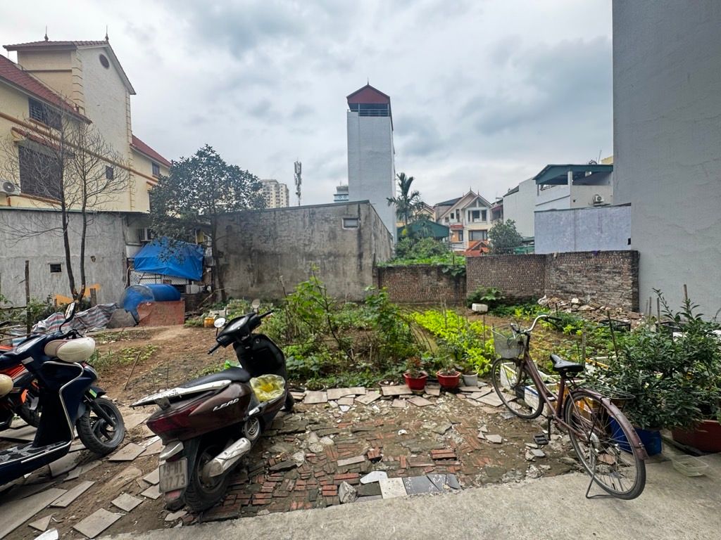 Bán nhà Thanh Lân - diện tích 51.7m2 1 tầng - Ô TÔ - giá 9,7 tỷ