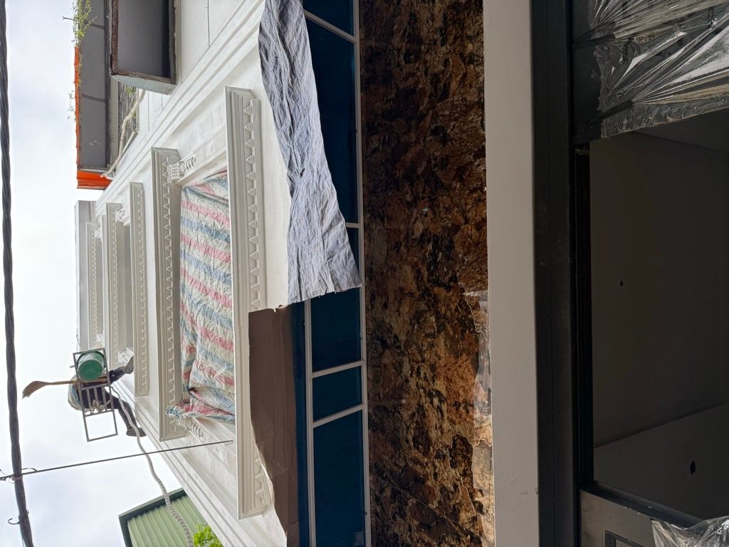 Bán nhà Minh Khai - diện tích 32,6m2 4 tầng - Ô tô dừng đỗ cách nhà 10m - giá 8,9 tỷ