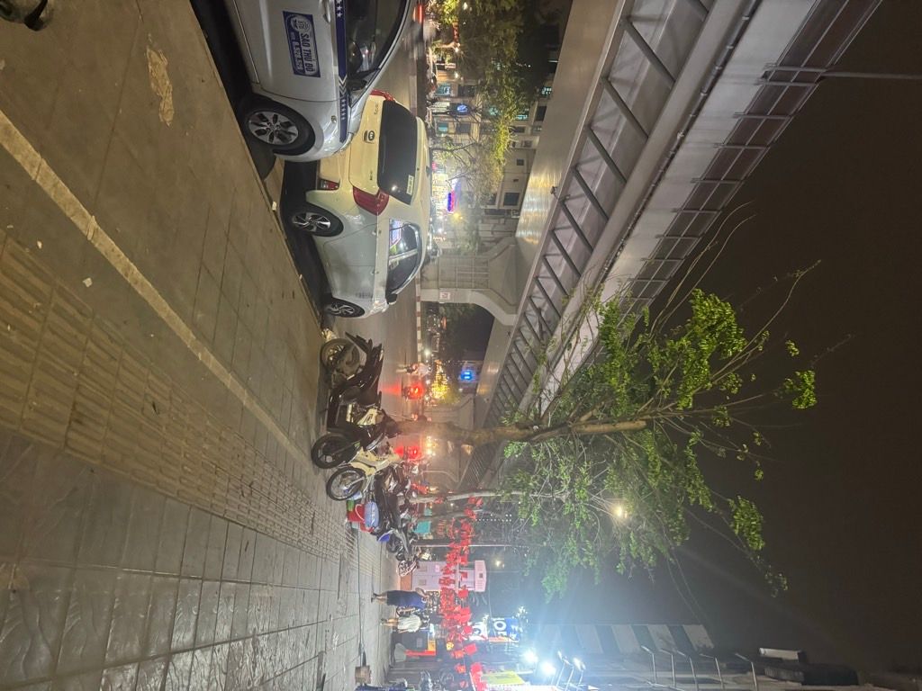 Bán nhà Minh Khai - diện tích 57m2 1 tầng - MẶT PHỐ Ô TÔ TRÁNH - giá 24,6 tỷ