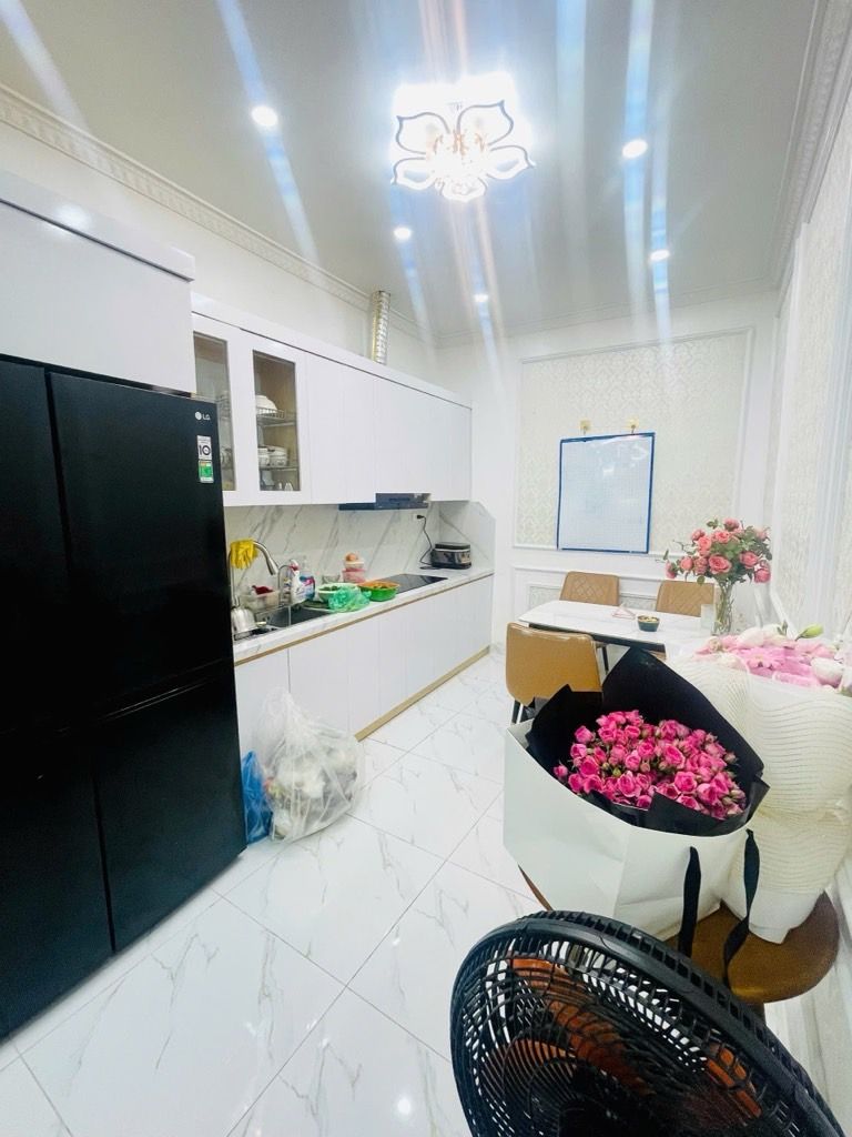 Bán nhà Văn Chương - diện tích 37,3m2 5 tầng - Ngõ Rộng Ba Gác Đỗ Cửa - giá 13,9 tỷ