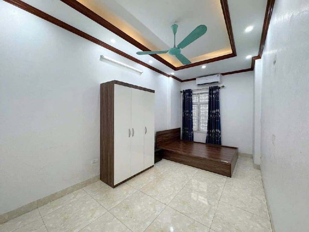 Bán nhà Trương Định - diện tích 44m2 5 tầng - Nhà dân xây - giá 11,2 tỷ