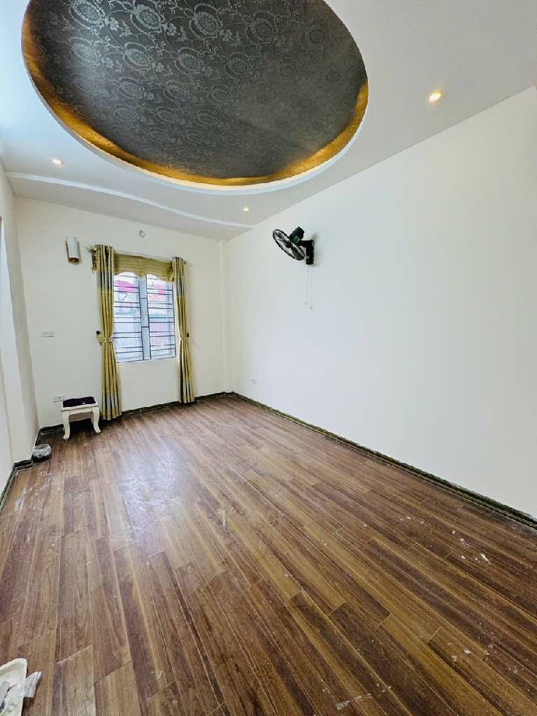 Bán nhà Lĩnh Nam - diện tích 36m2 4 tầng - Ngách thông ô tô - giá 7,9 tỷ