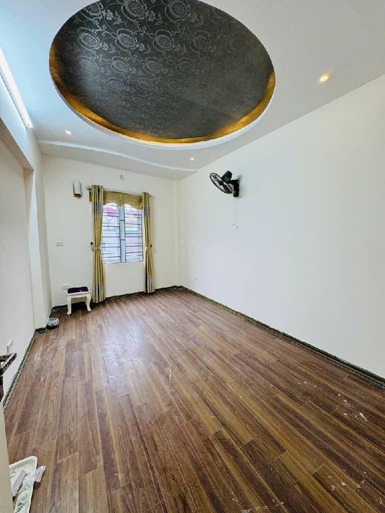 Bán nhà Lĩnh Nam - diện tích 36m2 4 tầng - Ngách thông ô tô - giá 7,9 tỷ