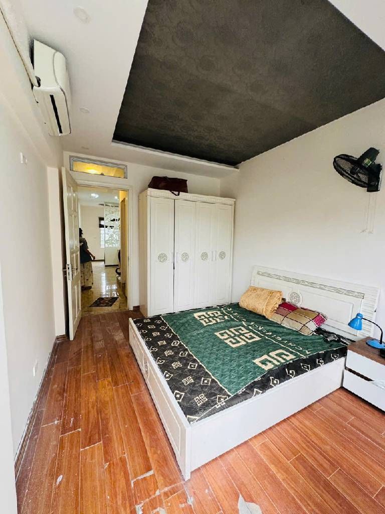 Bán nhà Lĩnh Nam - diện tích 36m2 4 tầng - Ngách thông ô tô - giá 7,9 tỷ