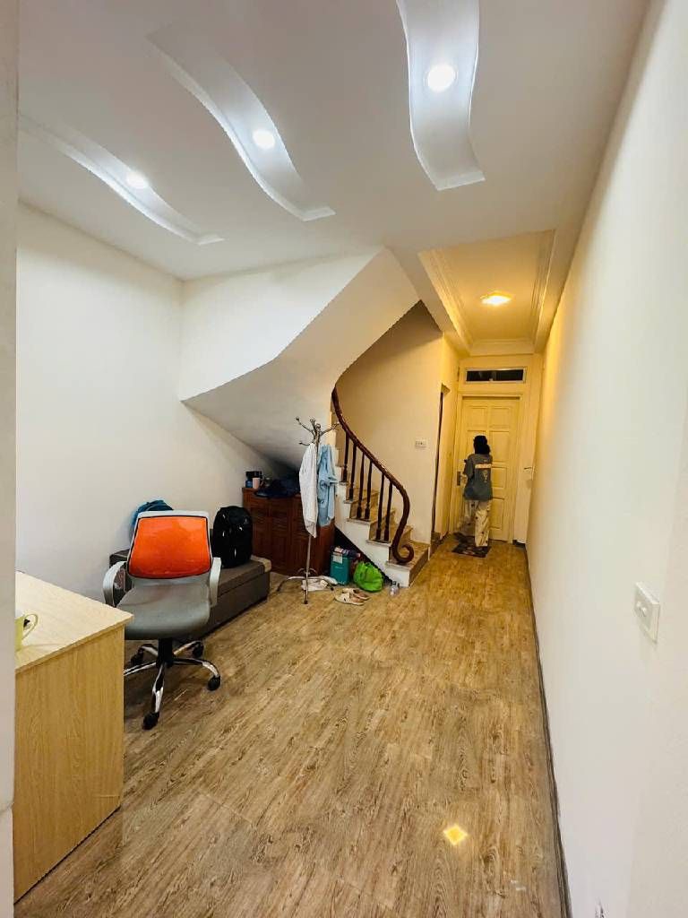 Bán nhà Lĩnh Nam - diện tích 36m2 4 tầng - Ngách thông ô tô - giá 7,9 tỷ