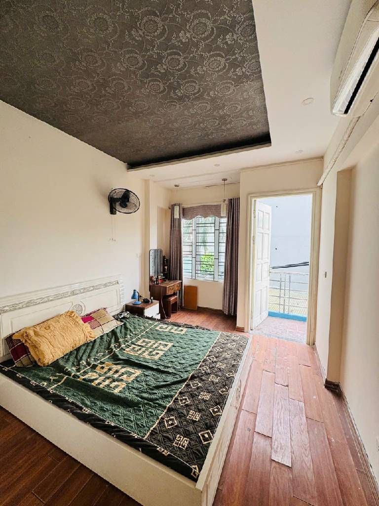 Bán nhà Lĩnh Nam - diện tích 36m2 4 tầng - Ngách thông ô tô - giá 7,9 tỷ