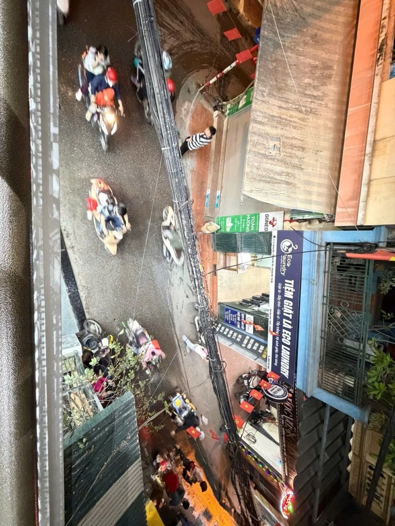 Bán nhà Hoàng Mai - diện tích 38.8m2 6 tầng - Mặt phố - giá 17,95 tỷ